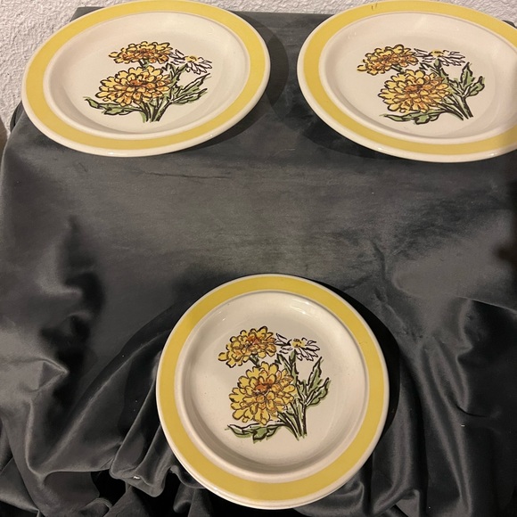 4 Royal Margarita pattern dishes - Picture 1 of 1